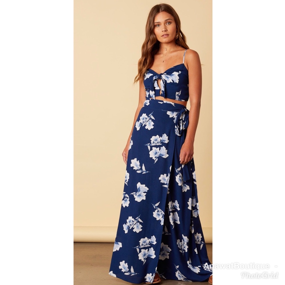 Two Piece Aphrodite Skirt Set - Picture 6 of 8